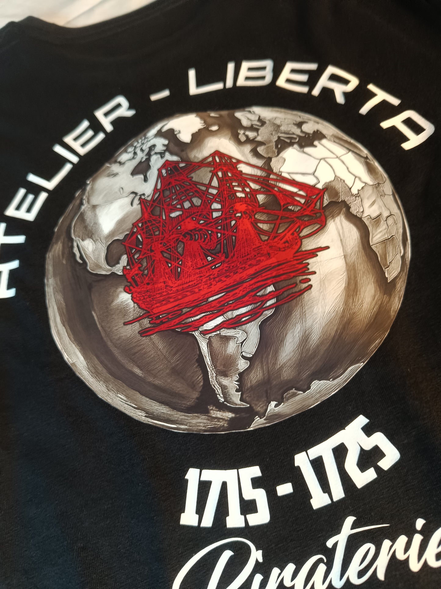 T-SHIRT | WORLD BLOOD |