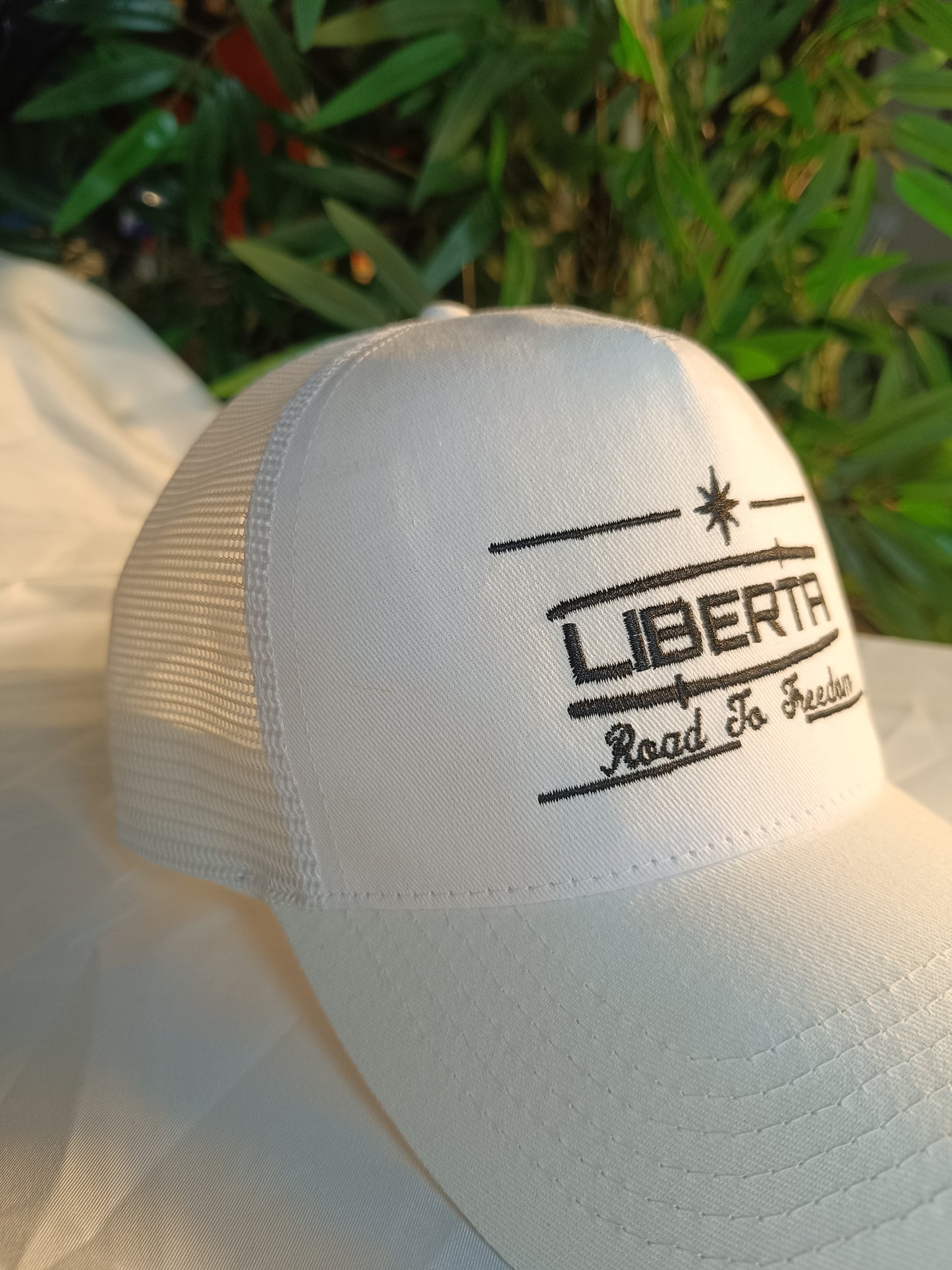 TRUCKER CLASSIC - WHITE